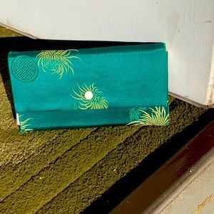 Genuine Vintage Jewelry Wallet / Case.